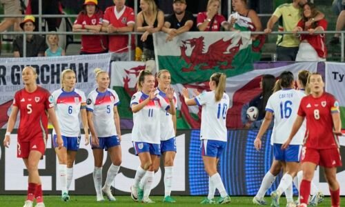 Angličanky si vybojovali postup po suverénnom víťazstve. Francúzky nestratili ani bod