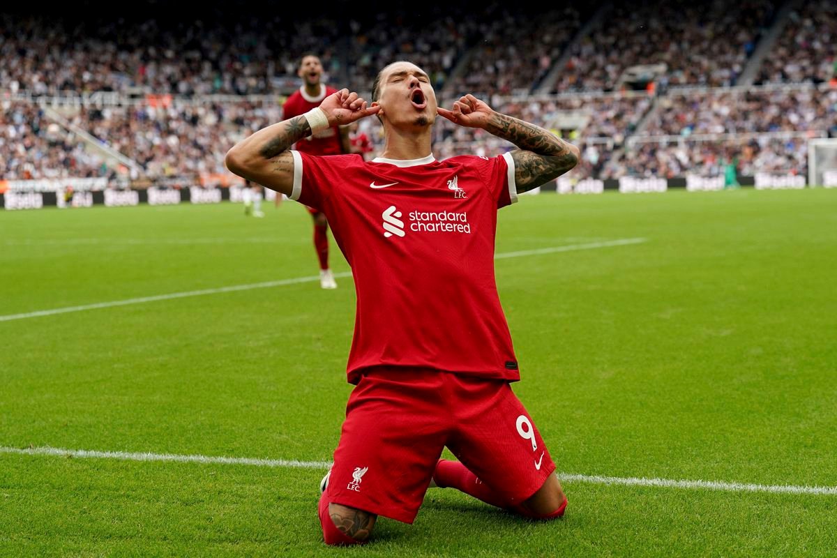 Neapol sa nevzdáva, neodradila ho ani vysoká prestupová čiastka. Liverpoolu poslal novú ponuku Neapol sa nevzdáva, neodradila ho ani vysoká prestupová čiastka. Liverpoolu poslal novú ponuku