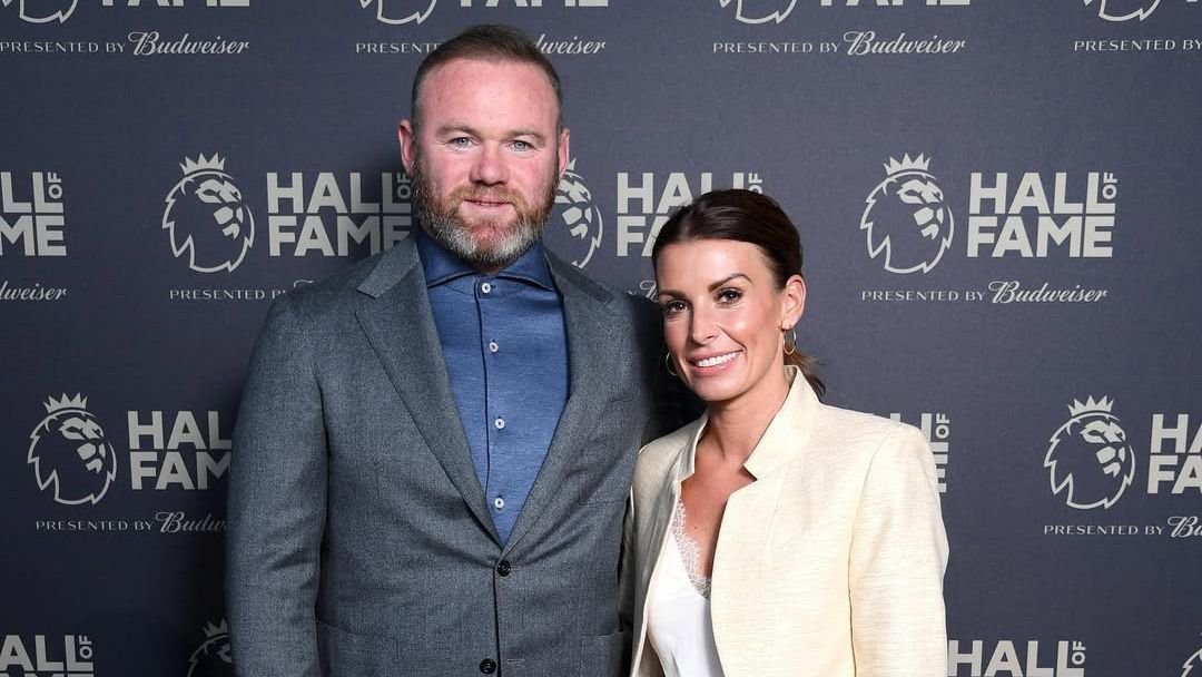FOTO Manželka Wayna Rooneyho zarába milióny. Slávny futbalista ťahá za kratší koniec FOTO Manželka Wayna Rooneyho zarába milióny. Slávny futbalista ťahá za kratší koniec