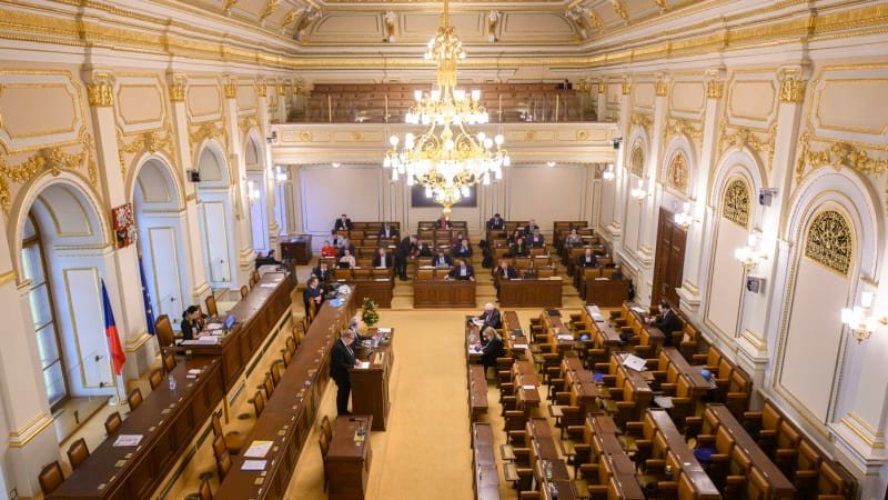 Volby jsou za rohem, pod stůl zřejmě spadnou důležité zákony. Podívejte se, kterým to hrozí Volby jsou za rohem, pod stůl zřejmě spadnou důležité zákony. Podívejte se, kterým to hrozí
