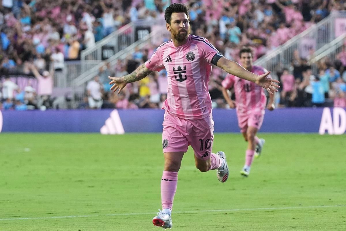 Messi si predĺžil historickú streleckú sériu. Proti Nashvillu sa presadil dvakrát