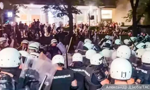 Srbský prezident nepochopil že protesty sú proruské, situácia môže prerásť do občianskej vojny