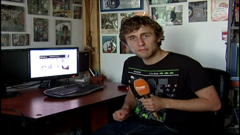 Moderátor Krimi zpráv Pořízek slaví kulatiny. Poznali byste ho v první reportáži na Primě?