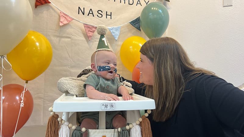 Neměl přežít, stal se ale zázrak: Hoch vážil jen 285 gramů, s průhlednou kůží. Je rekordman Neměl přežít, stal se ale zázrak: Hoch vážil jen 285 gramů, s průhlednou kůží. Je rekordman