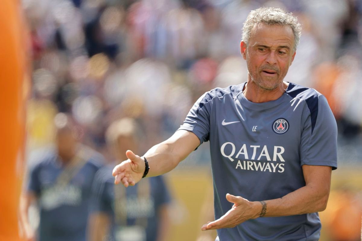 Luis Enrique si poriadne zavaril. Za útok na hráča Chelsea mu hrozí vysoký trest