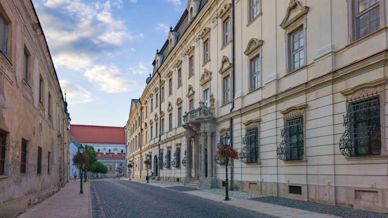 Muž bránil vlastním tělem ulici v Trnavě: Čtyřkolkáři vrazil facku a bil se i s přesilou Muž bránil vlastním tělem ulici v Trnavě: Čtyřkolkáři vrazil facku a bil se i s přesilou