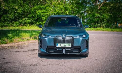 TEST : BMW iX xDrive45 | Po svojom