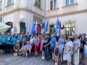 Matica slovenská protestovala v Košiciach proti aktivitám firmy Manevi SK a odstráneniu tabule maršala Hadika Matica slovenská protestovala v Košiciach proti aktivitám firmy Manevi SK a odstráneniu tabule maršala Hadika