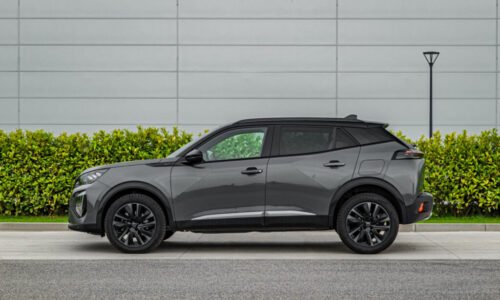 TEST Peugeot 2008 Hybrid: Benzín so spotrebou nafty