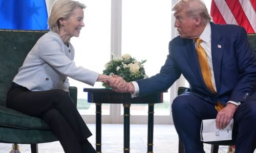 US, EU strike trade deal days ahead of deadline