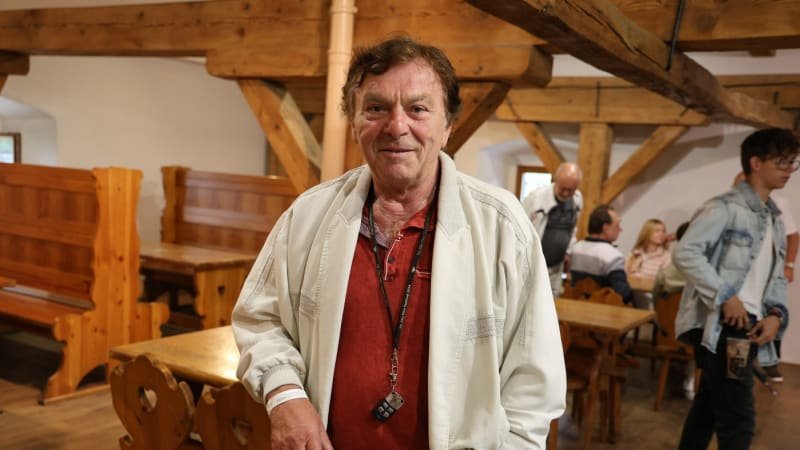 Pavel Trávníček zkolaboval, zradilo ho srdce. Herec musel okamžitě na operační sál