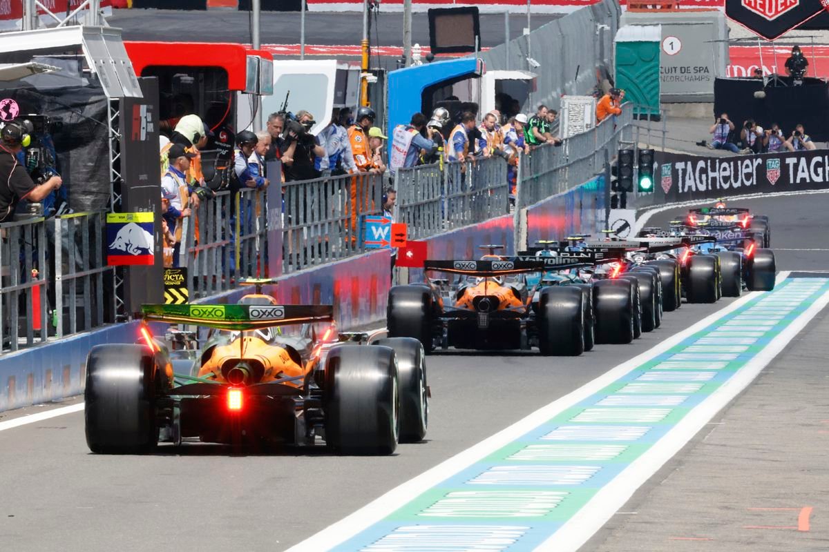 Veľká cena Belgicka: V prvom tréningu bol najrýchlejší Piastri. Na chrbát mu dýchal Verstappen