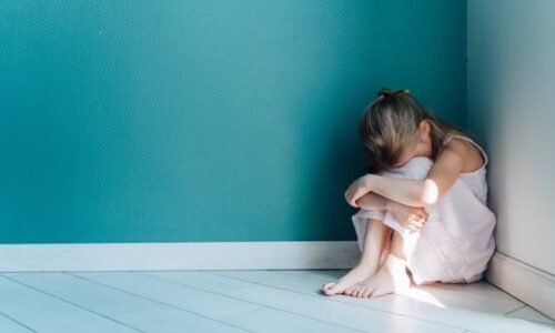 Unikátní výzkum: Násilí Češi odmítají, trestání dětí však tolerují. Co ovlivňuje výchovu?
