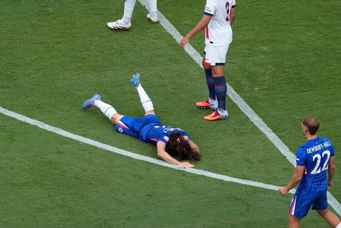 VIDEO Emócie horeli už pred záverečným hvizdom. Frustrovaný hráč PSG ukázal svoju temnú stránku