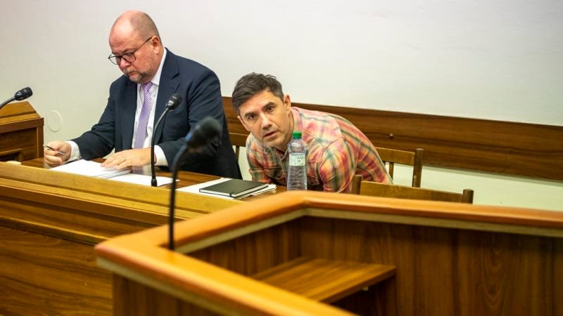 Dezinformátor Vrabel tvrdil, že Česko plánuje jaderný útok na Rusko. Soudy ho osvobodily Dezinformátor Vrabel tvrdil, že Česko plánuje jaderný útok na Rusko. Soudy ho osvobodily