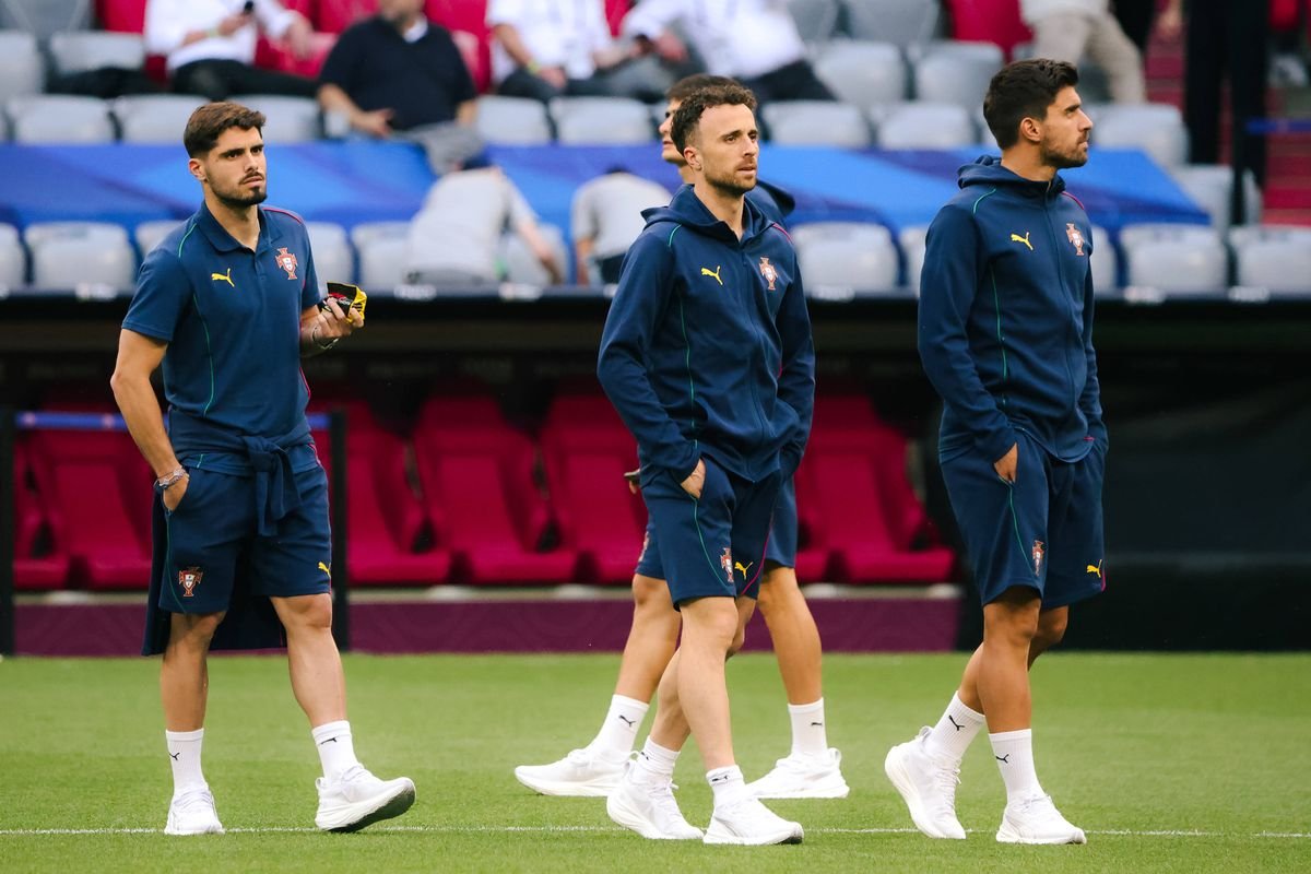 Blízky priateľ Dioga Jotu z Chelsea je zdrvený a netrénuje. Na zápas MS klubov možno nenastúpi