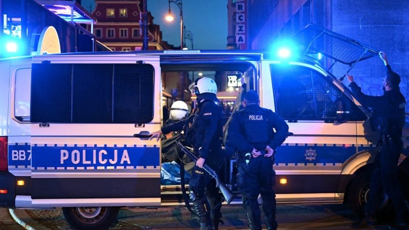 V Polsku opět tekla krev, migranti ubili 41letého muže. Lidé se bouří: Vrazi! křičeli v ulicích V Polsku opět tekla krev, migranti ubili 41letého muže. Lidé se bouří: Vrazi! křičeli v ulicích