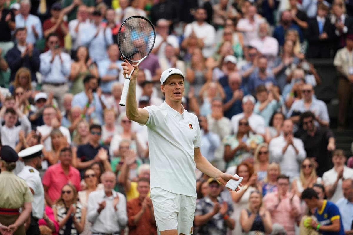 Wimbledon: Najvyššie nasadený hráč hladko postúpil do osemfinále. Český talent končí