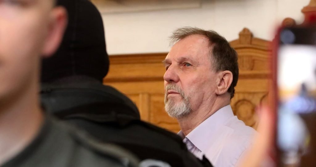 Na špeciálnom súde sa začal súdny proces s teroristom Jurajom Cintulom, ktorý v máji 2024 spáchal atentát na premiéra Roberta Fica… Na špeciálnom súde sa začal súdny proces s teroristom Jurajom Cintulom, ktorý v máji 2024 spáchal atentát na premiéra Roberta Fica…