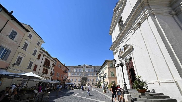 Farnosť Sv. Tomáša v Castel Gandolfe je pripravená privítať Farnosť Sv. Tomáša v Castel Gandolfe je pripravená privítať