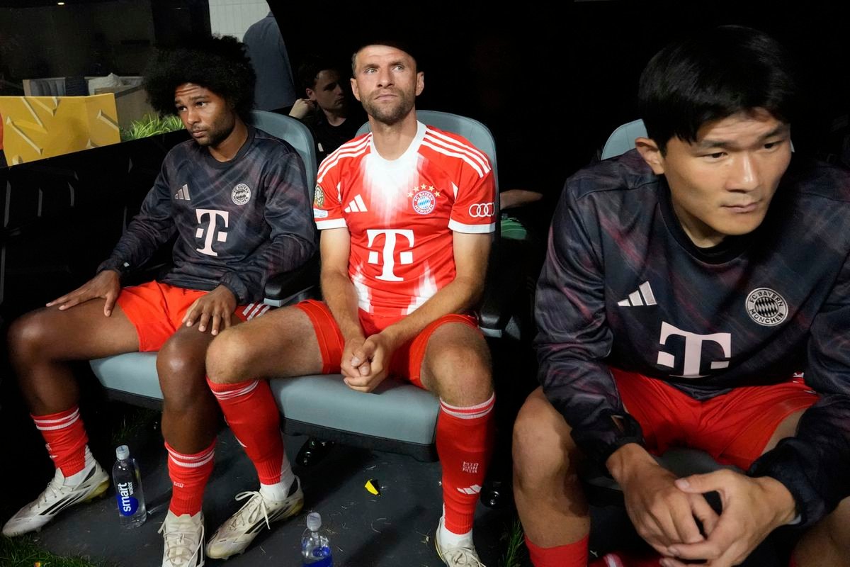 Zvláštny pocit. Legenda Bayernu odohrala rozlúčkový zápas: Zbalím si kufre a odídem Zvláštny pocit. Legenda Bayernu odohrala rozlúčkový zápas: Zbalím si kufre a odídem
