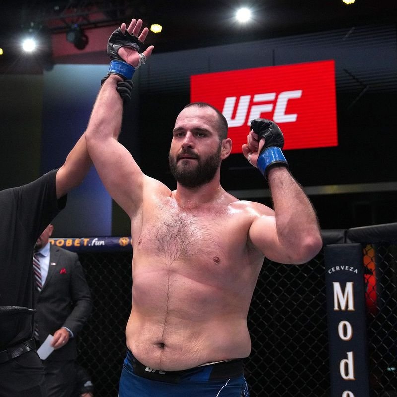 Martina Budaya čaká v UFC obrovská výzva, 13-násobný majster sveta!