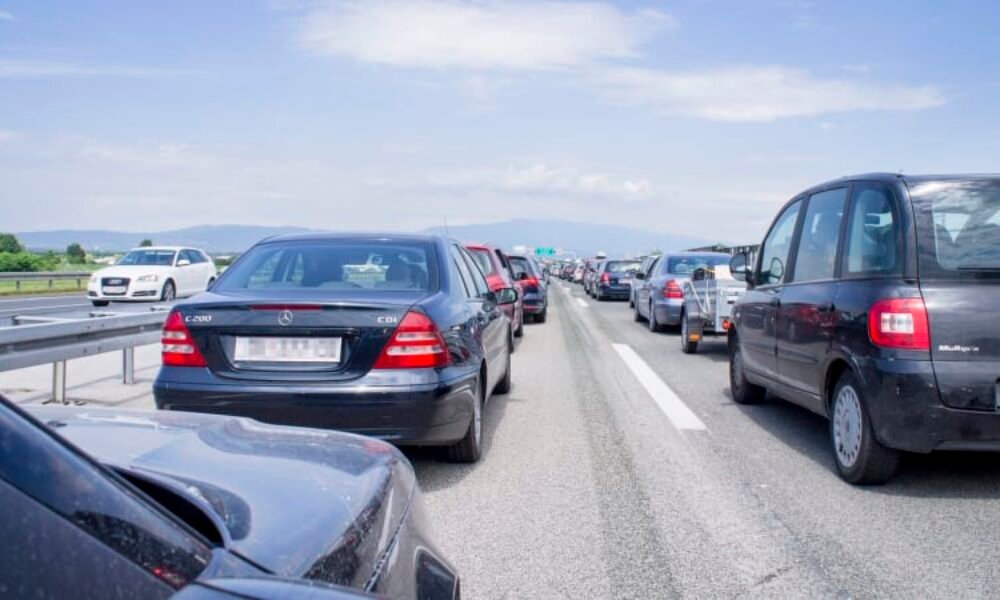 Pozor řidiči, nastalo nejrizikovější období nehod. Expert poradil, jak se vybavit za volant