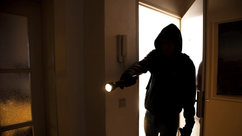 Strach ze zlodějů v Chorvatsku: Označují byty, které vyloupí. Místní upozorňují na malé znamení Strach ze zlodějů v Chorvatsku: Označují byty, které vyloupí. Místní upozorňují na malé znamení