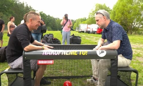 Piráti bez kravat: Kampaň „Nakopneme to“ zahájili s influencerem, fotbálkem a živým podcastem