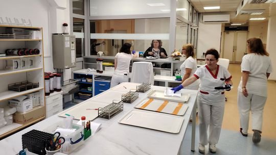 Unikátne laboratórium v srdci Slovenska: Pripomína sci-fi, vzorky vyhodnotí za tri sekundy