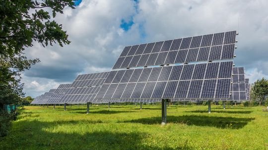 Na juhu stredného Slovenska postavia najväčšiu solárnu elektráreň. Bude takmer päťkrát výkonnejšia než tá súčasná