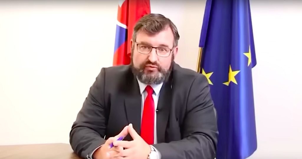 Ministerstvo spravodlivosti kritizuje správu eurokomisie o právnom štáte a má vážne výhrady k metodológii jej spracovania. Hodnotenie zo strany Bruselu nedostatočne zohľadňuje špecifiká situácie na Slovensku Ministerstvo spravodlivosti kritizuje správu eurokomisie o právnom štáte a má vážne výhrady k metodológii jej spracovania. Hodnotenie zo strany Bruselu nedostatočne zohľadňuje špecifiká situácie na Slovensku