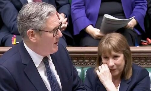Sky News: Britský premiér Keir Starmer by mohol v najbližších mesiacoch odstúpiť