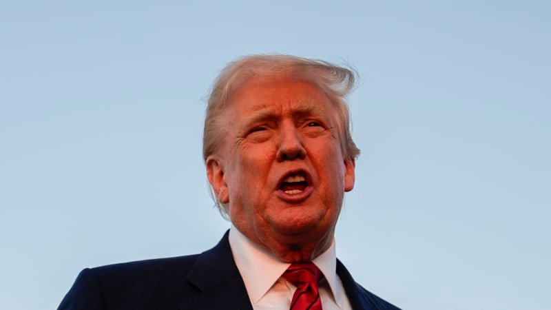 Trump: Ukrajina do NATO nevstoupí ani Krym nezíská. Zelenskyj ale může válku ukončit