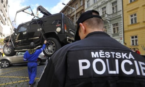 Válčí spolu v Liberci policie s radnicí? Obyvatele zaskočila smršť pokut za parkování