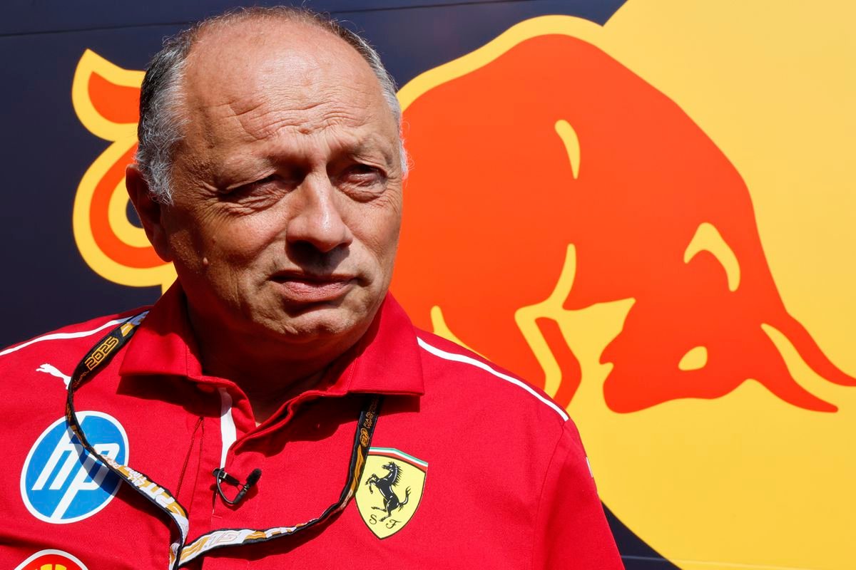 Charles Leclerc prezradil, prečo Ferrari predĺžilo zmluvu s tímovým šéfom