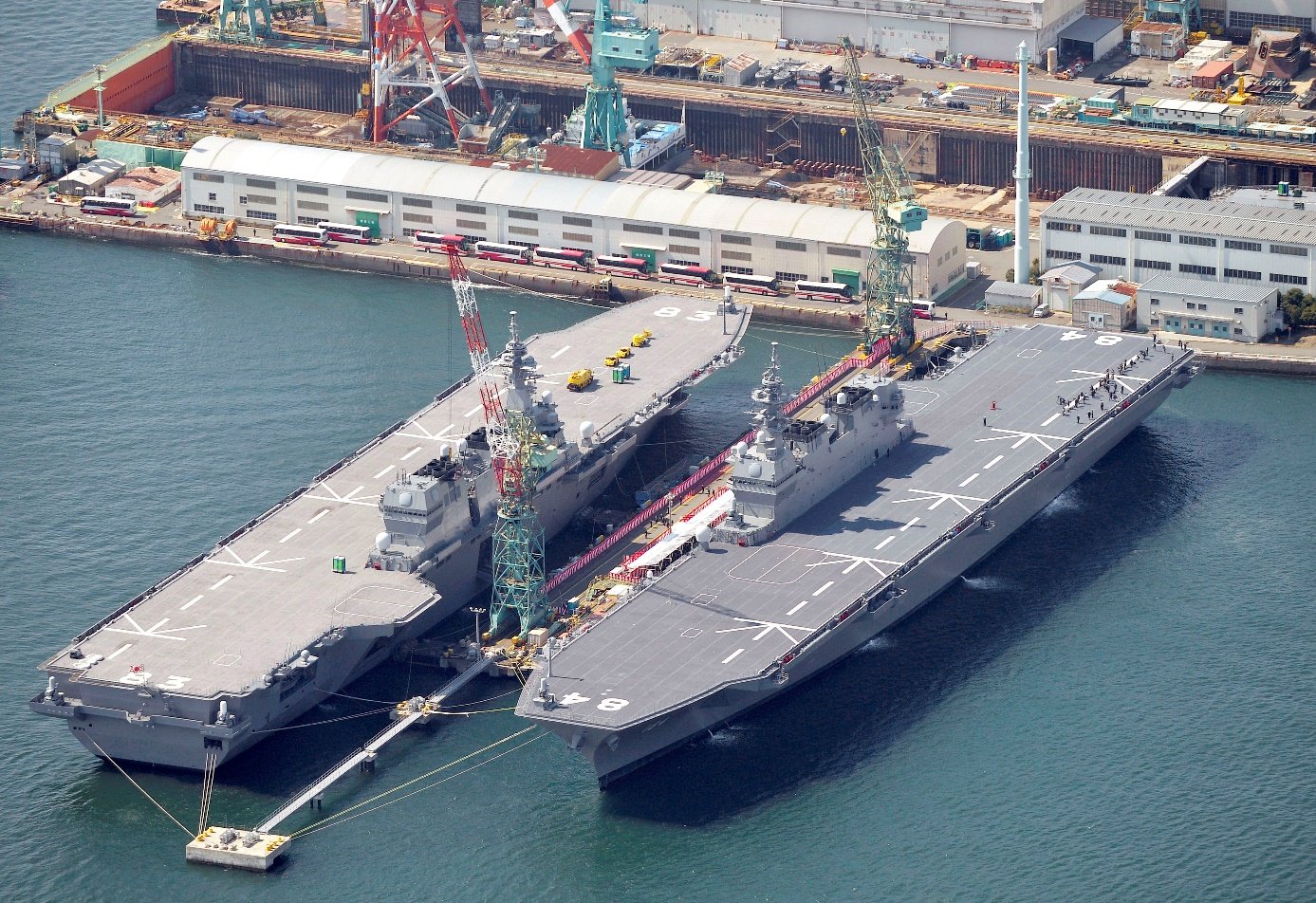 Japonsko má po 80 rokoch znova lietadlové lode: prestavané Izumo a Kaga menia rovnováhu v Pacifiku Japonsko má po 80 rokoch znova lietadlové lode: prestavané Izumo a Kaga menia rovnováhu v Pacifiku