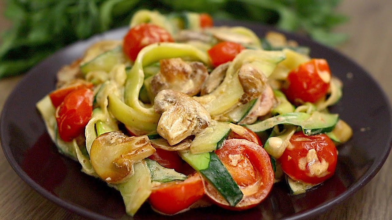 Schnelle Gemüsepasta in Sahnesoße – fertig in 15 Minuten!