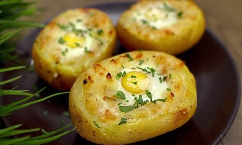Dieses einfache Rezept hat alle überrascht – Kartoffeln & Ei im Ofen!