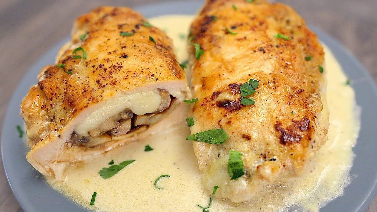 Dieses Gericht wird von allen geliebt – gefüllte Hähnchenbrust in einer cremigen Sauce