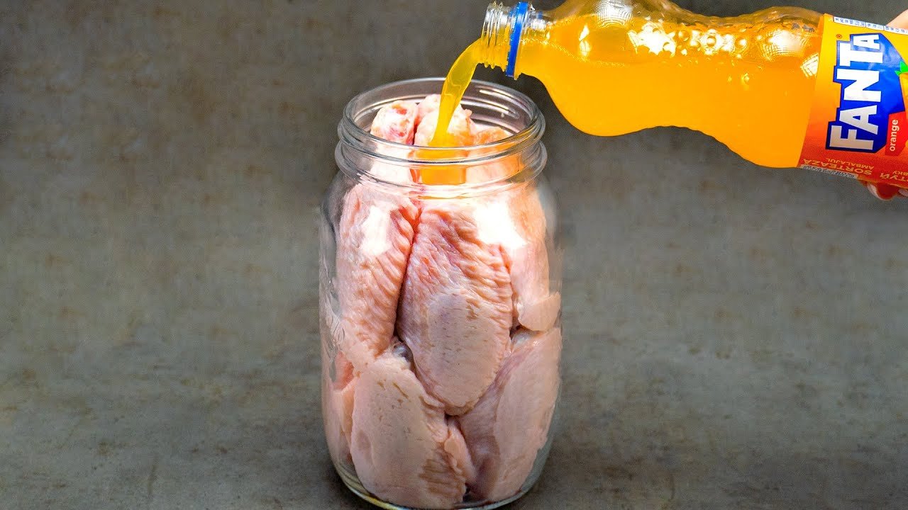 There’s no better idea than pouring Fanta over chicken wings!