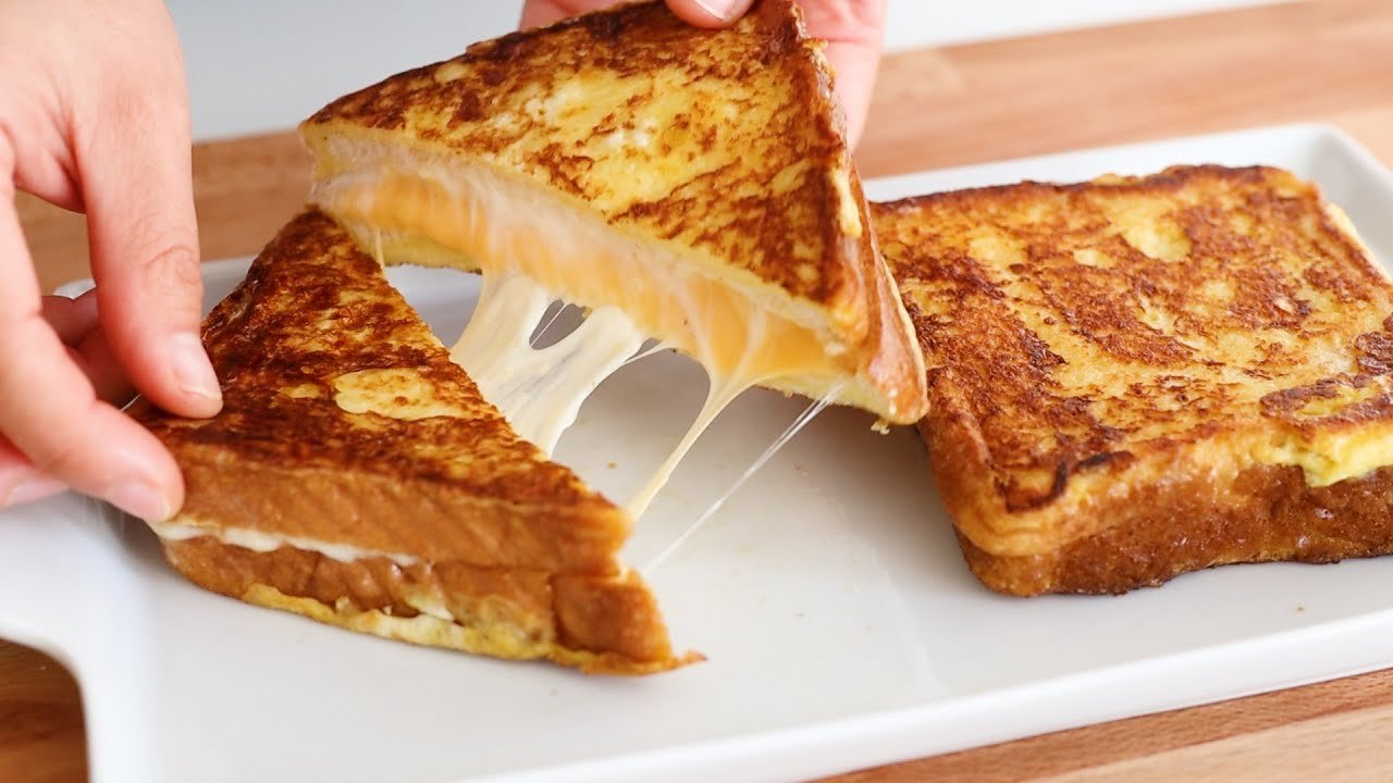 I’ve never had such delicious Toast for breakfast! Easy and quick double cheese toast