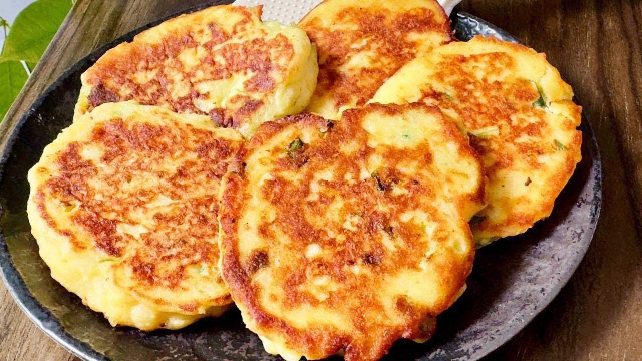 I take 1 potato and 1 egg! A quick breakfast in 5 minutes! Especially tasty and fast