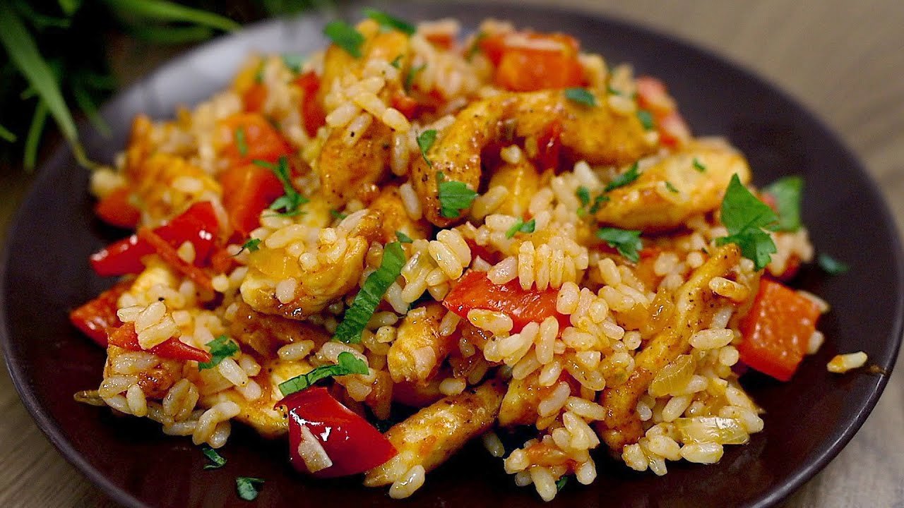 Ein einfaches und leckeres Rezept für Reis mit Hühnchen und Gemüse – immer ein Lebensretter!
