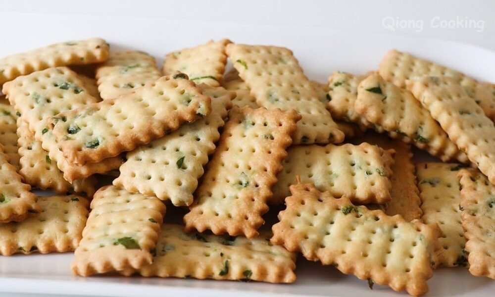 No sugar! I made this delicious crackers every week! Low carb