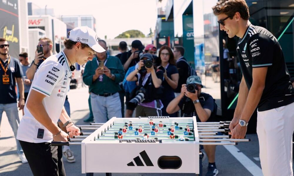 George Russell o tímovom kolegovi: Kimi napreduje, ale výsledky to maskujú