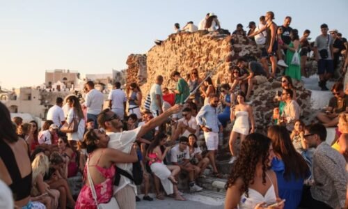 Přeplněné turistické perly: V Dubrovníku i na Santorini se už téměř nepohnete. Kde hledat klid?