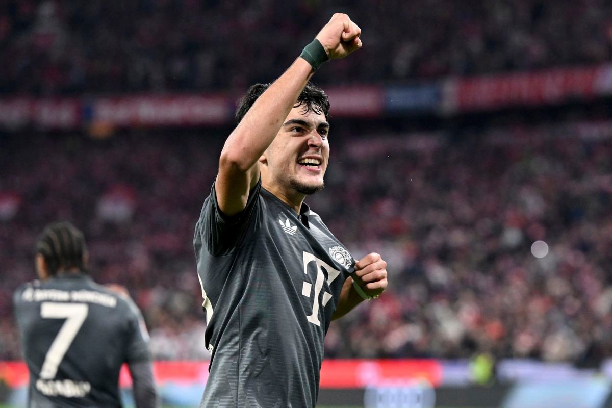 Bayern Mníchov má problém. Mladý nemecký reprezentant sa zranil na tréningu