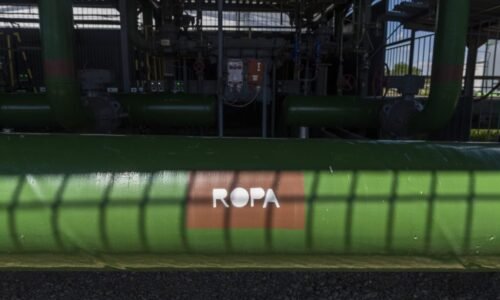 Na Slovensko opäť prúdi ropa cez ropovod Družba.