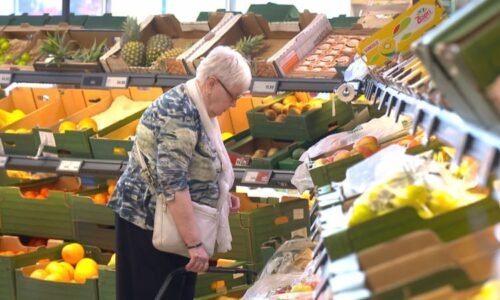 Kdo může za zdražování potravin? Zemědělci, zpracovatelé a supermarkety se viní navzájem